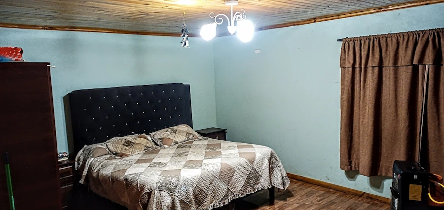 Dormitorio principal con baño en suite. Pensado para la privacidad, lejos de espacios comunes y demás dormitorios.